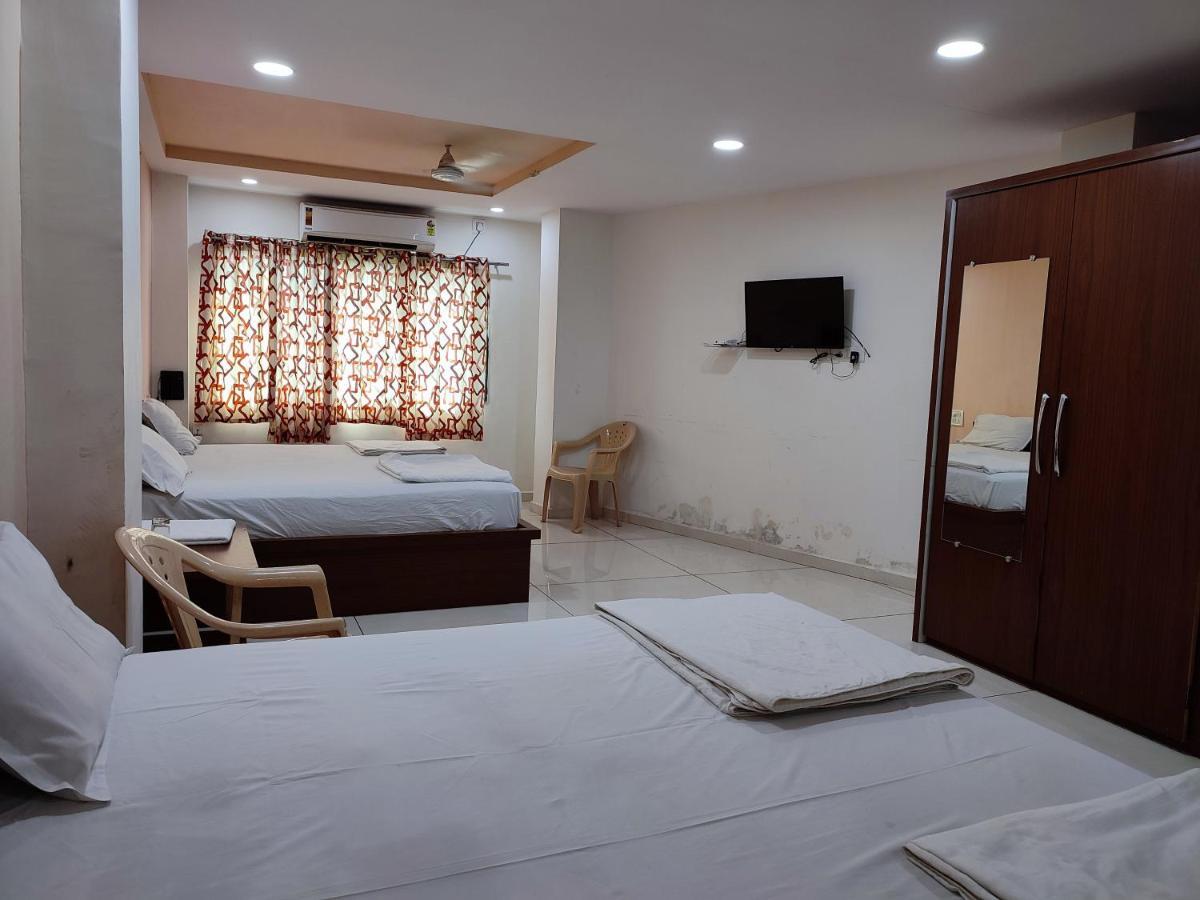 Hotel Vraj Rajpipla Esterno foto