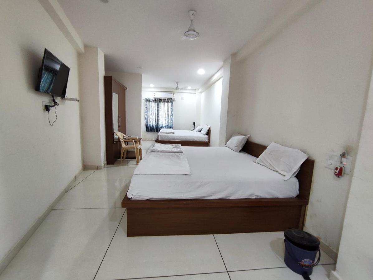 Hotel Vraj Rajpipla Esterno foto